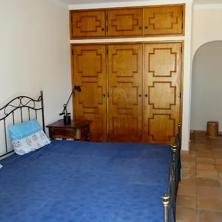 Villa Vale Do Garrao Sleeps 6 With Pool Air Con And Wifi Vale do Lobo