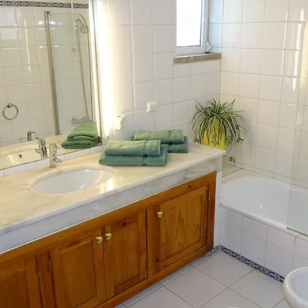 Vale Do Garrao Sleeps 6 With Pool Air Con And Wifi فيلة