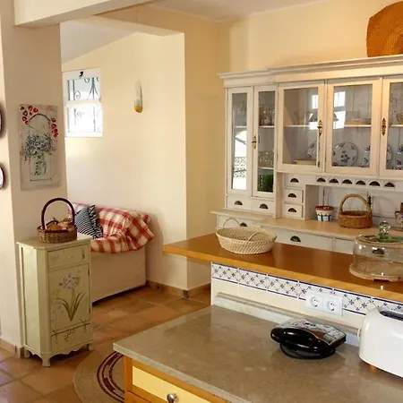 Villa Vale Do Garrao Sleeps 6 With Pool Air Con And Wifi